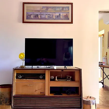 Donna Vittori - Borgo Agricolo 3*